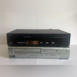 Philips DVP3345VB/F7 DVD Player /Sanyo DVM-7200 BOTH TURN ON / VCR DOES NOT WORK